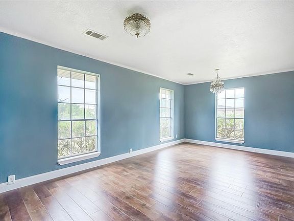 3rd image of 5959 Mauve Ave