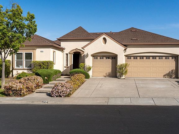 3rd image of 365 Mcallister Drive