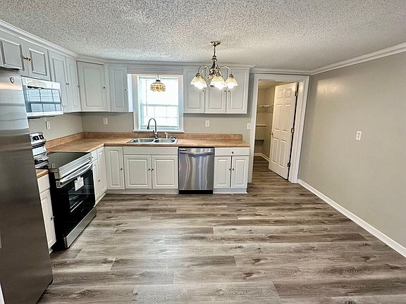 5th image of 1111 Adrian Cir