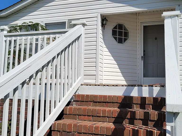 101 Wilbur Ln — Photo 1