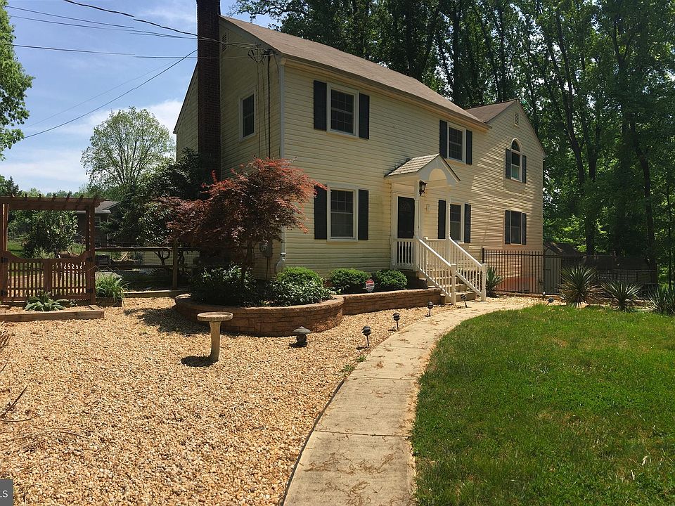 2nd image of 13713 Sherwood Forest Dr
