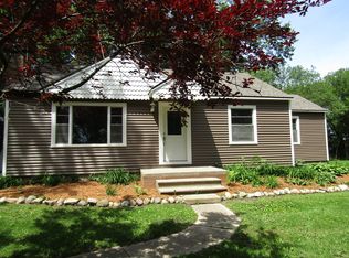 15886 Kellogg School Rd, Hickory Corners, MI 49060