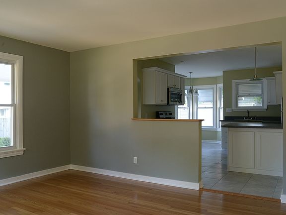 3rd image of 2709 Bayard Park Dr