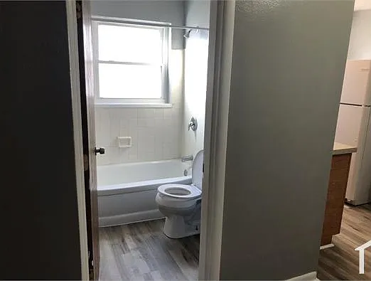 52 E Burton Ave #4 — Photo 2