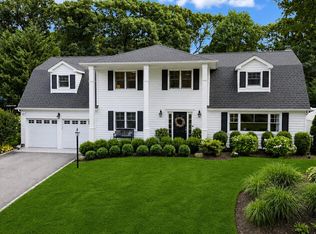 8 Rochelle Lane, Northport, NY 11768