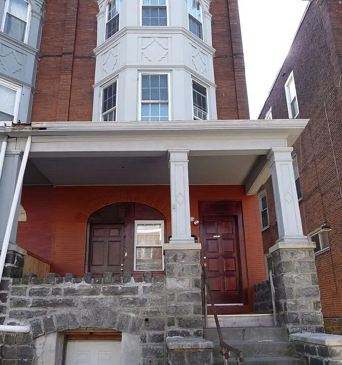 5026 Walnut St #3
