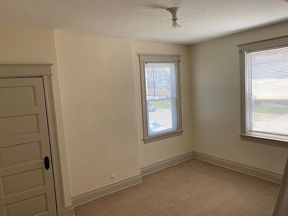4th image of 3718 Darwin Ave #2