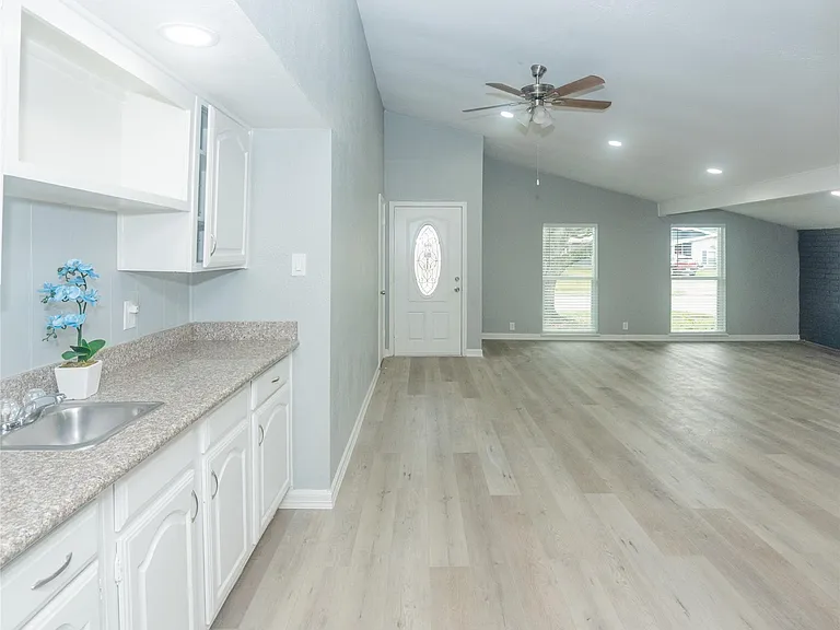 7206 La Granada Dr — Photo 7