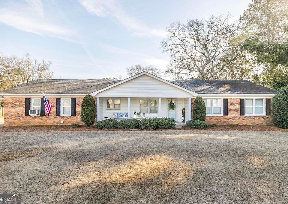 1st image of 10 Arbor Dr #102