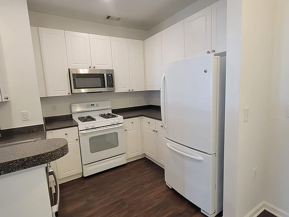 3rd image of 2765 Centerboro Dr APT 154
