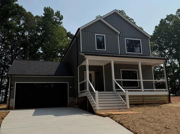 1033 Ivy Woods Dr, Forest, VA 24551