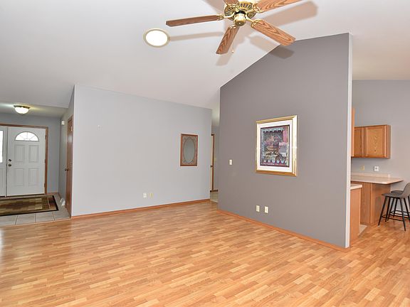 4th image of 8467 S Cortland Dr