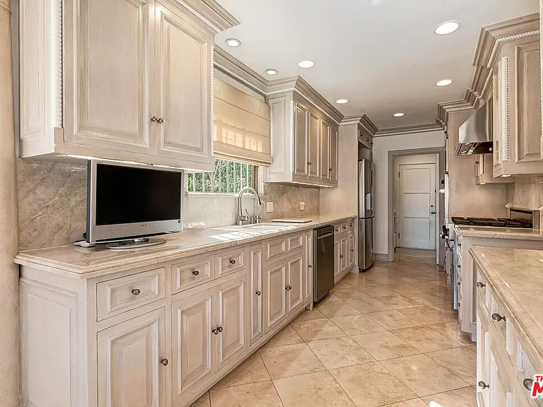 1511 Pandora Ave — Photo 16