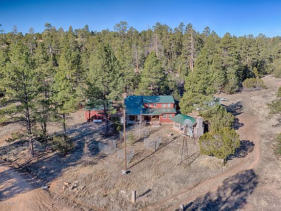 3rd image of 1795 Canyon Dr