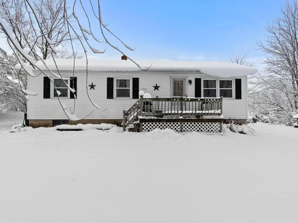 16 Mclaughlin Circle, Chelsea, ME 04330