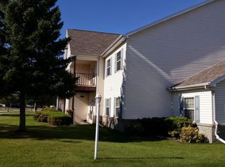 1047 Primrose Ln #8, Fond Du Lac, WI 54935