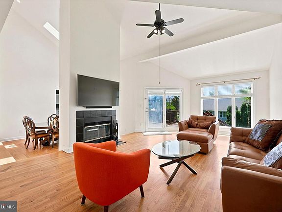 5th image of 3745 Halsey Ct