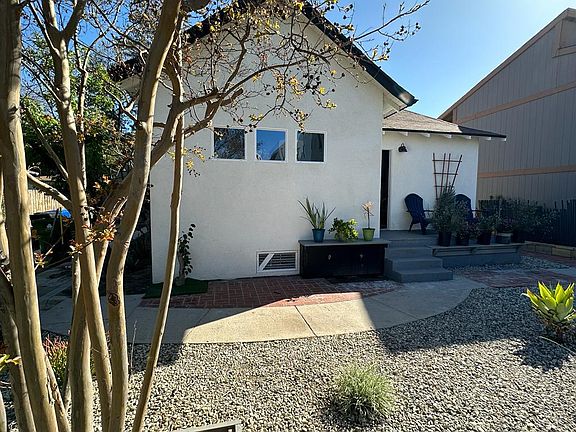 4th image of 10806 Sarah St #2