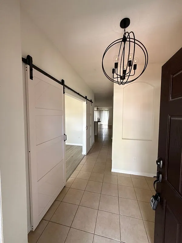 3 bed, 2.0 bath, 1840 sqft, $2,350 — Photo 2