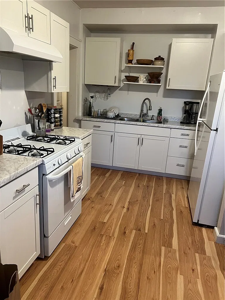 2 bed, 1.0 bath, 1088 sqft, $1,500 — Photo 4