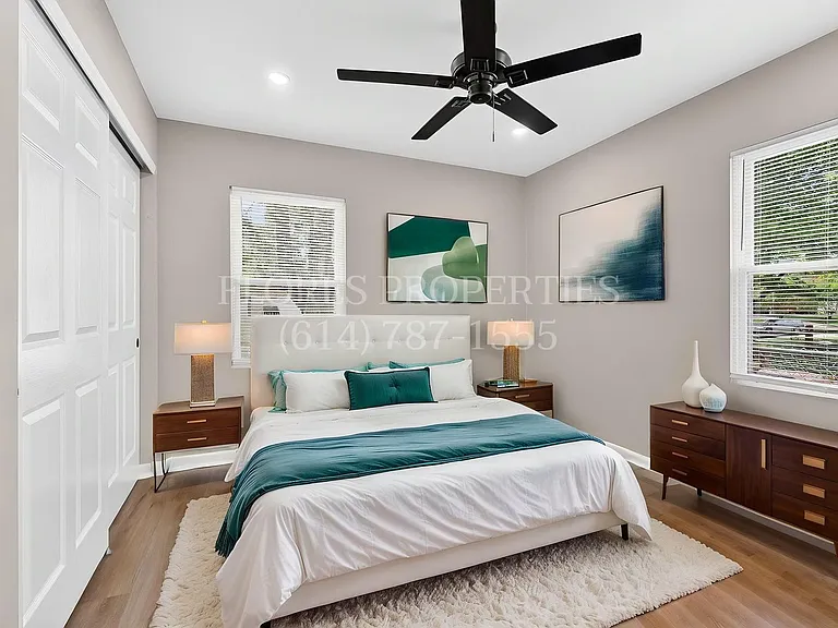 1300 Evaline Dr — Photo 32