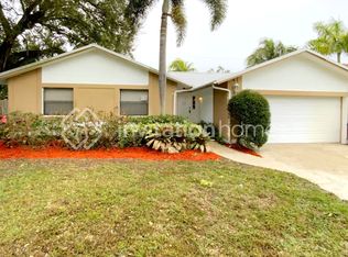 4536 Pine Tree Dr, Delray Beach, FL 33445