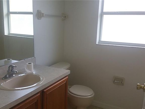 5th image of 920 Chanler Dr