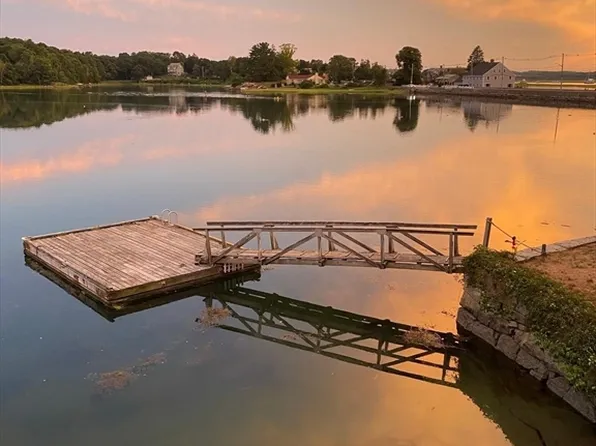 11 Dennison St, Gloucester, MA 01930