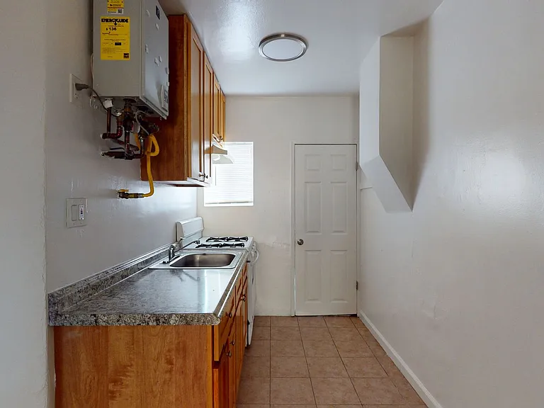 6405 Bancroft Ave — Photo 7