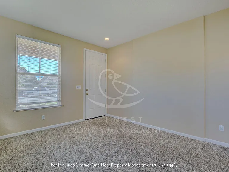 418 Dumont Ct — Photo 5