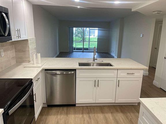 5th image of 1200 NW 87th Avenue #115