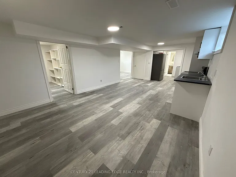 104 Gatineau St #LOWER — Photo 14