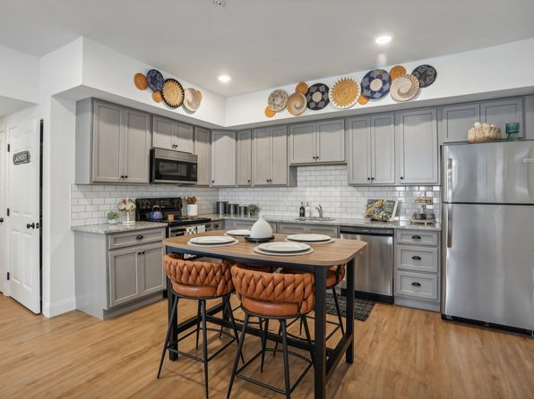 551 N York Rd #2B-2BA-1101SQFT