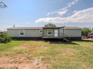 106 S Pacific Ave, Iowa Park, TX 76367