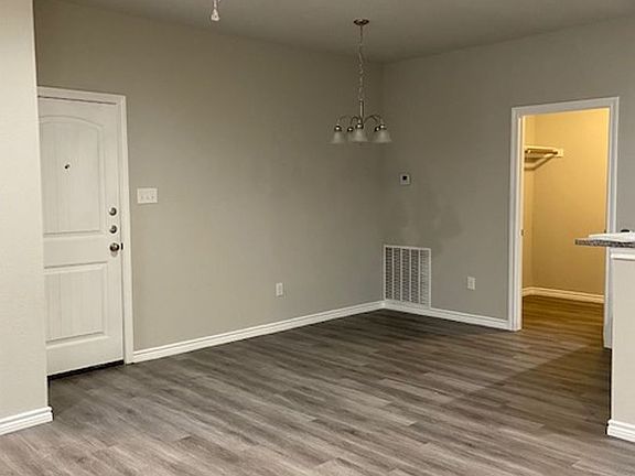 5th image of 2867 Melissa Ln