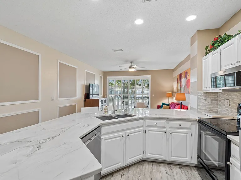 1010 Normandy Trace Rd — Photo 9