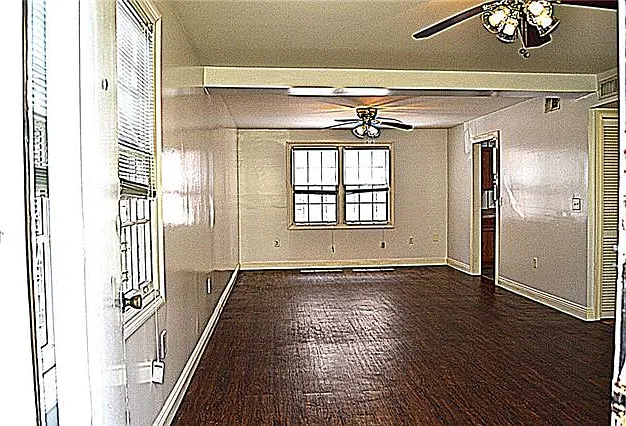 2 bed, 1.0 bath, 905 sqft, $1,400 — Photo 4