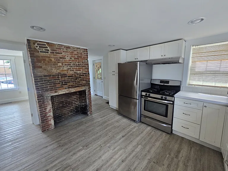 40 Barker St #1 — Photo 4