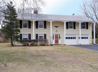 20 Lincoln Dr, New Canaan, CT 06840