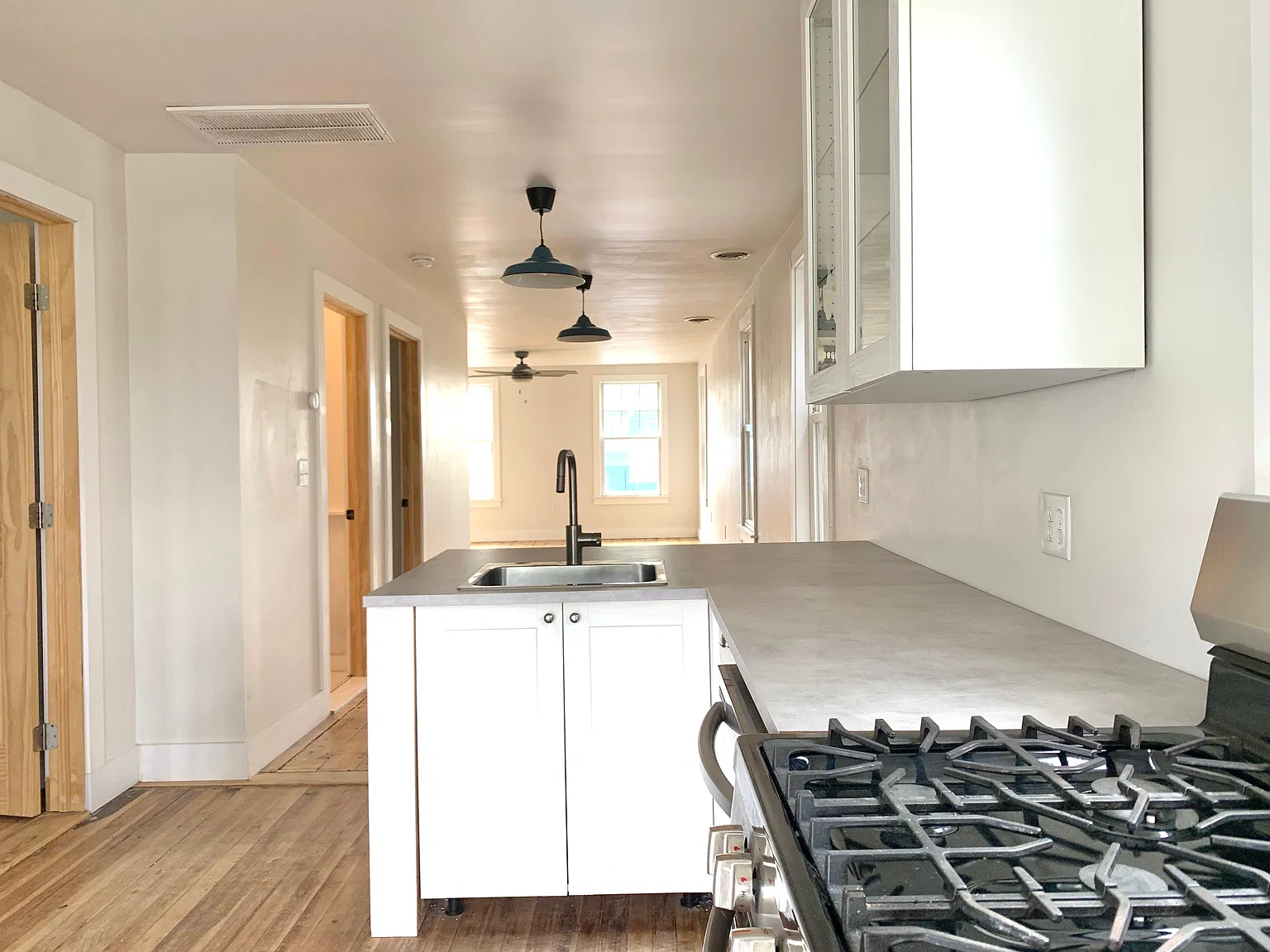 2 bed, 1124 sqft, $2,300 — Photo 4