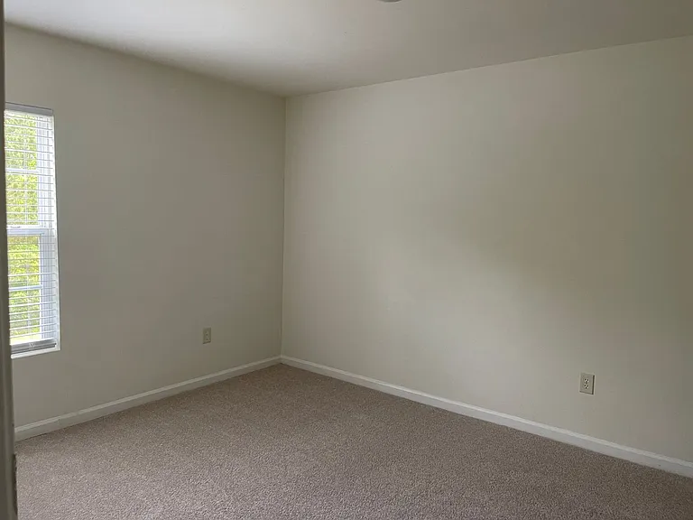 4806 Swanns Mill Dr — Photo 9