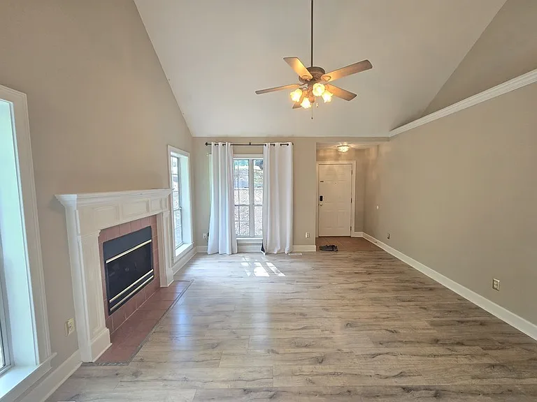 1117 N Concord Rd — Photo 3