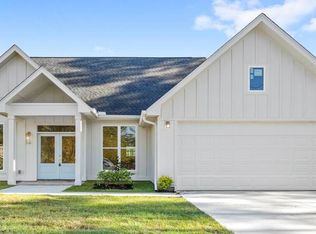 638 Fellgrass St, Waveland, MS 39576