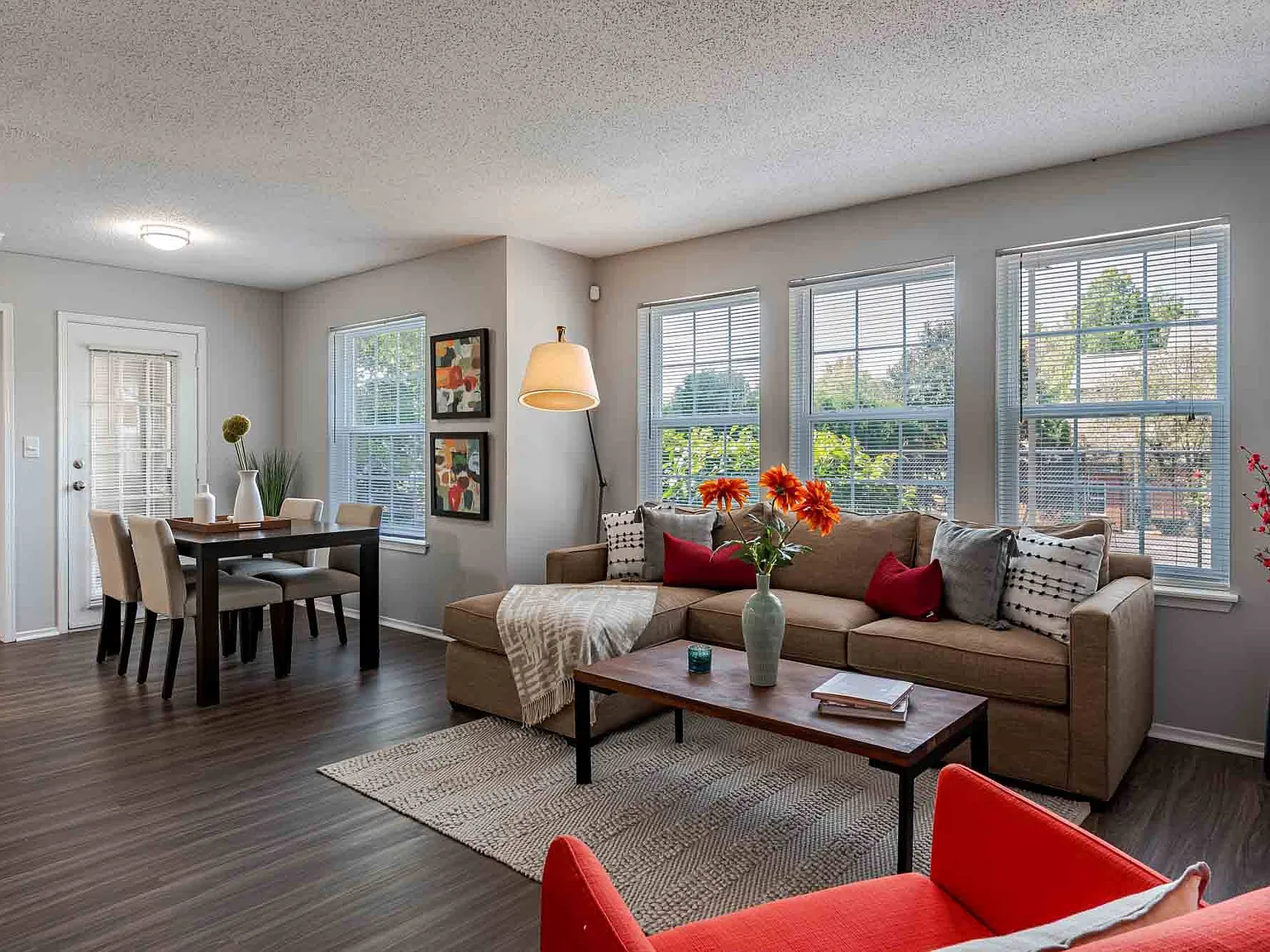 Park Laureate Apartment Homes — Photo 2