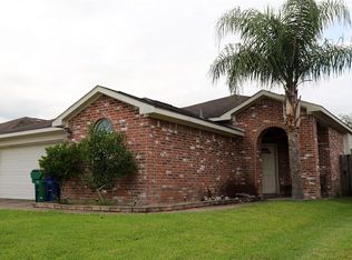 697 Rachel St, Alvin, TX 77511