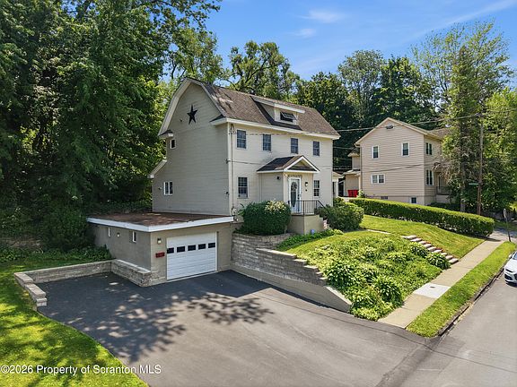 2nd image of 50 Laurel St