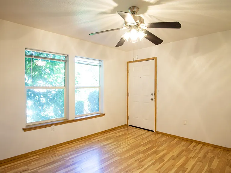 2891 SE Division St #6 — Photo 3