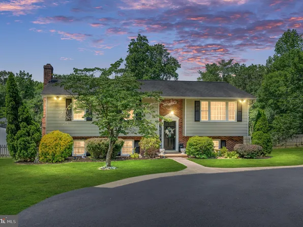 905 Ficklen Rd, Fredericksburg, VA 22405