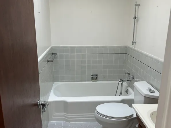 61 Valley St, Daly City, CA 94014