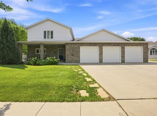 754 Wyndemere Dr, West Fargo, ND 58078